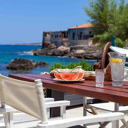 Skiff - Transformed On The Water's Edge דירה