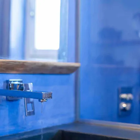 Apartman Skiff - Transformed On The Water's Edge *