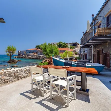 Skiff - Transformed On The Water's Edge Appartement Chania (Crete)