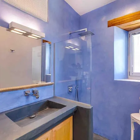 Skiff - Transformed On The Water's Edge Ханья