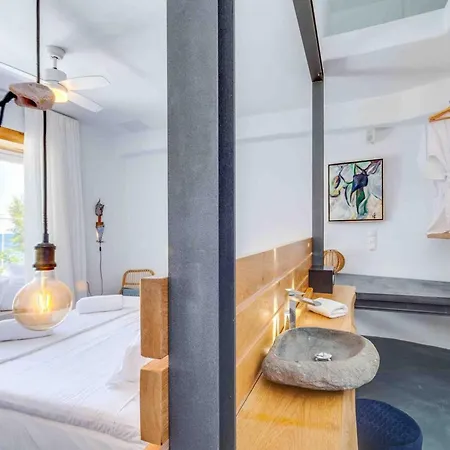 Skiff - Transformed On The Water's Edge Appartement Chania (Crete)