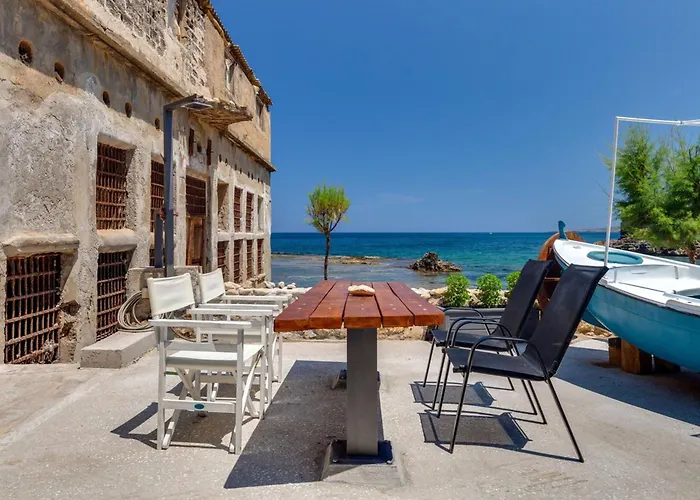 Skiff - Transformed On The Water's Edge Apartment