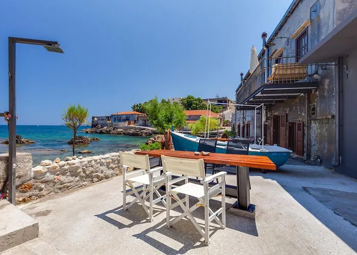 Skiff - Transformed On The Water's Edge Apartament Chania (Crete)