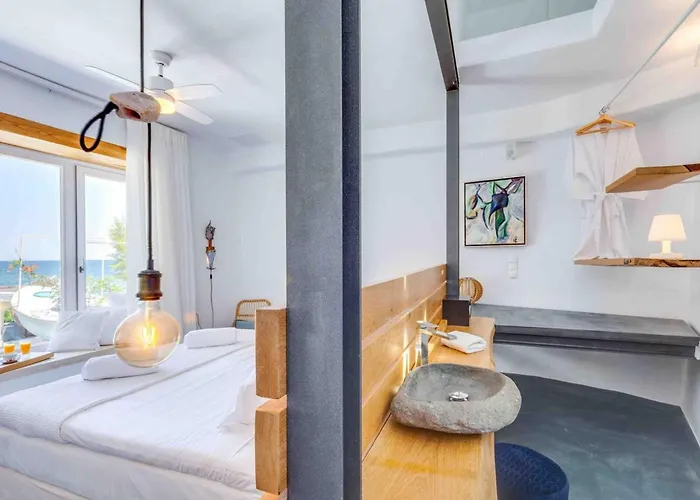 Skiff - Transformed On The Water's Edge Apartament Chania (Crete)