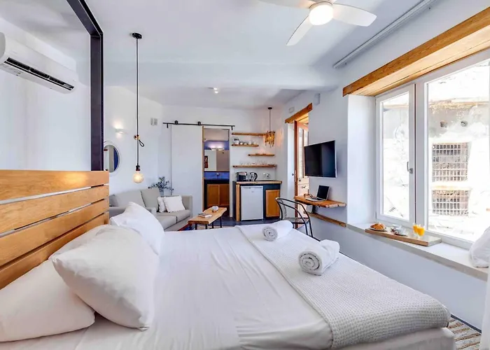 Apartment Skiff - Transformed On The Water's Edge Chania (Crete)