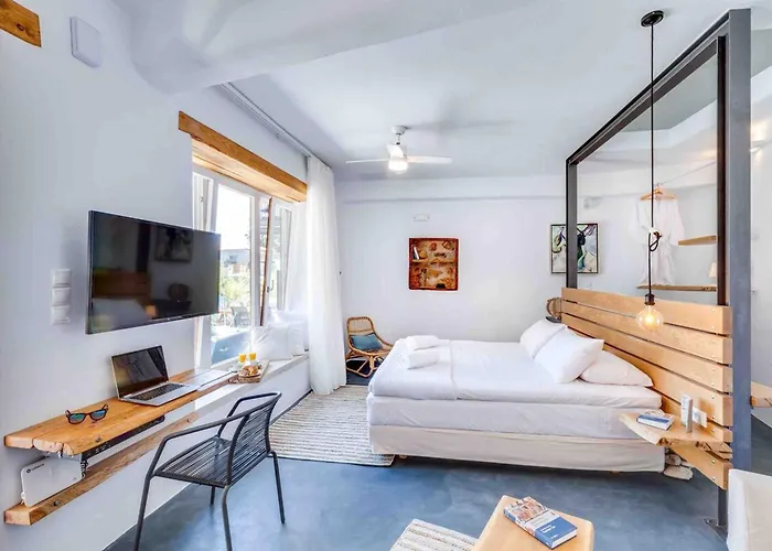 Apartment Skiff - Transformed On The Water's Edge