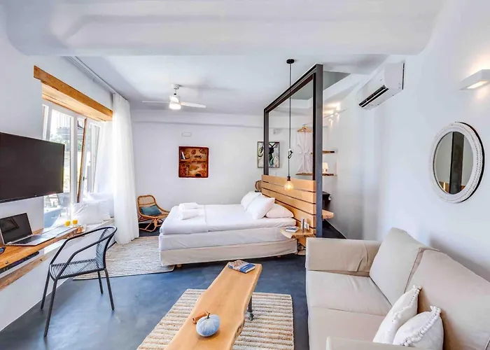 Skiff - Transformed On The Water's Edge Apartment *